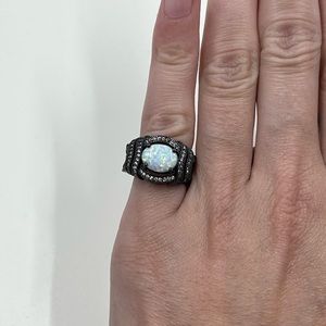 Gorgeous Black Sterling Silver 925 Ring with Opal and Rhinestone Size 5